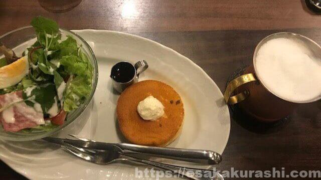 「サラダ＆パンケーキ」+「アイスカフェラテ」