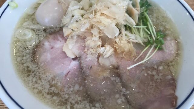 江坂が誇る家系ラーメン らーめん樹希 の家系sobaと鶏トン節ラーメンを食べ比べ 営業時間が変わっているので気を付けて 江坂ぐらし