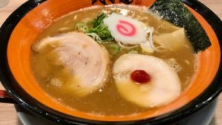 江坂が誇る家系ラーメン らーめん樹希 の家系sobaと鶏トン節ラーメンを食べ比べ 営業時間が変わっているので気を付けて 江坂ぐらし